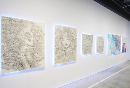 Clad in the Universe―宇宙を纏う